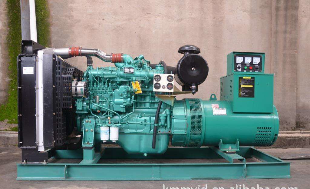 東風(fēng)康明斯柴油發(fā)電機(jī)組成交一臺(tái)200KW-成功出廠